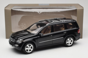 Mercedes GL X164 Obsidian Black Minichamps 1:18 B66962334 Метал — снимка 8 от 8