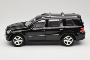 Mercedes GL X164 Period Brown Minichamps 1:18 B66962336 Метал — снимка 4 от 8