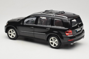 Mercedes GL X164 Period Brown Minichamps 1:18 B66962336 Метал — снимка 7 от 8