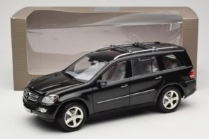 Mercedes GL X164 Period Brown Minichamps 1:18 B66962336 Метал — снимка 8 от 8