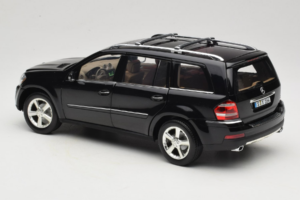 Mercedes GL X164 Tanzanite Blue Minichamps 1:18 B66962335 Метал — снимка 7 от 8