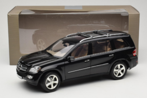 Mercedes GL X164 Tanzanite Blue Minichamps 1:18 B66962335 Метал — снимка 8 от 8