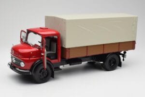 Mercedes L 911 Червен Schuco 1:18 450016400 Метал — снимка 2 от 8