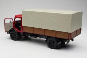Mercedes L 911 Червен Schuco 1:18 450016400 Метал — снимка 5 от 8