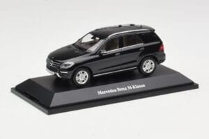 Mercedes M-Class W166 Obsidian Black Metallic Minichamps 1:43 B66960060 Метал — снимка 2 от 4