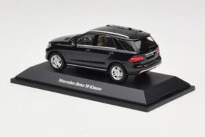 Mercedes M-Class W166 Obsidian Black Metallic Minichamps 1:43 B66960060 Метал — снимка 3 от 4
