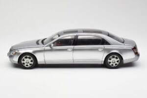 Maybach 62 LWB Himalaya Сребристо Dealer Edition AUTOart 1:18 B66962178 Метал — снимка 4 от 8