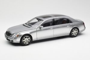 Maybach 62 LWB Himalaya Сребристо Dealer Edition AUTOart 1:18 B66962178 Метал