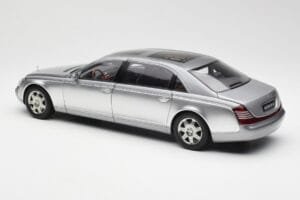 Maybach 62 LWB Himalaya Сребристо Dealer Edition AUTOart 1:18 B66962178 Метал — снимка 7 от 8