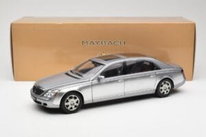 Maybach 62 LWB Himalaya Сребристо Dealer Edition AUTOart 1:18 B66962178 Метал — снимка 8 от 8