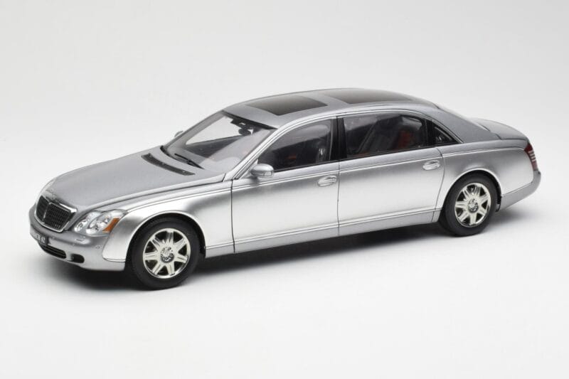 Maybach 62 LWB Himalaya Сребристо Dealer Edition AUTOart 1:18 B66962178 Метал