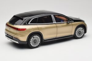 Mercedes Maybach EQS 680 V297 Бежов NZG 1:18 B66960592 Метал — снимка 3 от 8