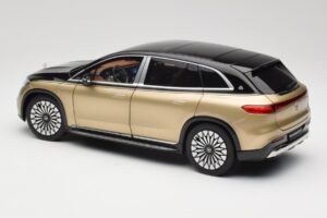Mercedes Maybach EQS 680 V297 Бежов NZG 1:18 B66960592 Метал — снимка 7 от 8