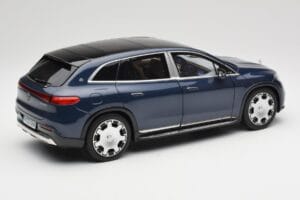 Mercedes Maybach EQS 680 V297 Тъмносин NZG 1:18 B66960593 Метал — снимка 3 от 8