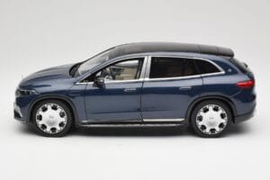 Mercedes Maybach EQS 680 V297 Тъмносин NZG 1:18 B66960593 Метал — снимка 4 от 8