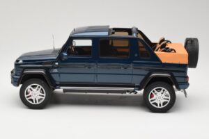 Mercedes Maybach G650 Landaulet Тъмносин GT Spirit 1:18 GT174 Смола — снимка 3 от 6