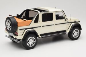 Mercedes Maybach G650 Landaulet W463 Бял Schuco 1:18 450017800 Метал — снимка 2 от 6
