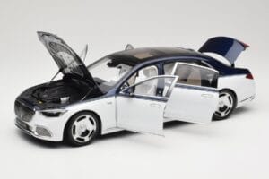 Mercedes Maybach S-Class Z223 Nautical Blue Diamond White Almost Real 1:18 820126 Метал — снимка 2 от 8