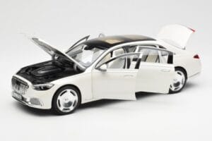 Mercedes Maybach S680 4Matic X223 Diamond Бял Norev 1:18 183918 Метал — снимка 2 от 8