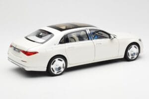 Mercedes Maybach S680 4Matic X223 Diamond Бял Norev 1:18 183918 Метал — снимка 3 от 8