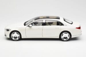 Mercedes Maybach S680 4Matic X223 Diamond Бял Norev 1:18 183918 Метал — снимка 4 от 8