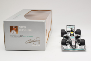 Mercedes MGP W01 #4 N. Rosberg Mercedes GP Showcar 2010 Minichamps 1:18 150100074 Метал — снимка 6 от 7