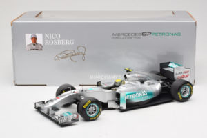 Mercedes MGP W02 #8 N. Rosberg Mercedes GP Showcar 2011 Minichamps 1:18 110110078 Метал — снимка 7 от 7