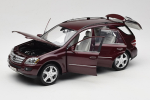 Mercedes ML W164 Red Metallic Minichamps 1:18 150034500 Метал — снимка 2 от 8