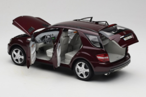Mercedes ML W164 Red Metallic Minichamps 1:18 150034500 Метал — снимка 5 от 8