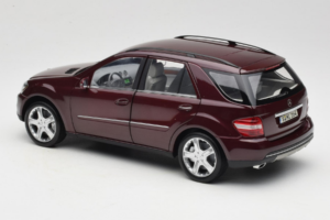 Mercedes ML W164 Red Metallic Minichamps 1:18 150034500 Метал — снимка 7 от 8