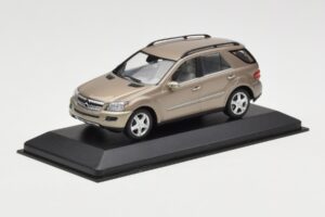 Mercedes ML W164 Медно Металик Minichamps 1:43 ML002 Метал — снимка 2 от 4