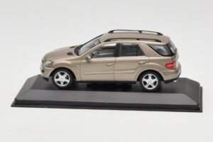 Mercedes ML W164 Медно Металик Minichamps 1:43 ML002 Метал