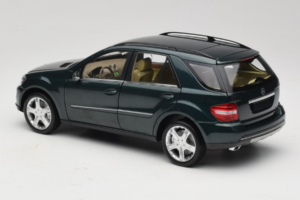 Mercedes ML W164 Green Metallic Minichamps 1:18 150034502 Метал — снимка 7 от 8
