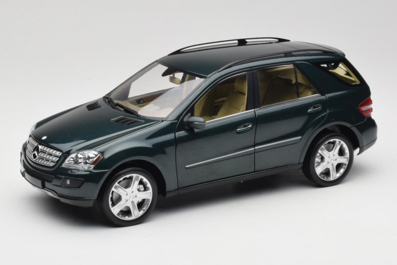 Mercedes ML W164 Green Metallic Minichamps 1:18 150034502 Метал