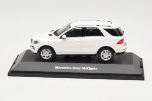 Mercedes ML W166 Calcit White Minichamps 1:43 B66960062 Метал