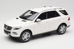 Mercedes ML W166 Бял Minichamps 1:18 100030101 Метал