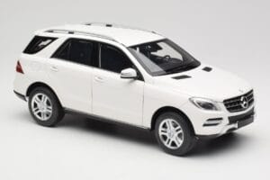 Mercedes ML W166 Бял Minichamps 1:18 100030101 Метал — снимка 6 от 8