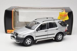 Mercedes ML320 W163 Сребрист Maisto 1:18 50319 Метал — снимка 8 от 8