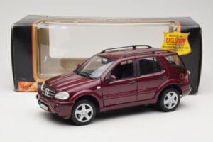 Mercedes ML55 AMG W163 Червен Maisto 1:18 50348 Метал — снимка 8 от 8