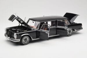 Mercedes 600 Pullman W100 Черен AUTOart 1:18 76197 Метал — снимка 2 от 8