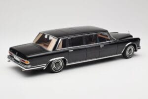 Mercedes 600 Pullman W100 Черен AUTOart 1:18 76197 Метал — снимка 3 от 8