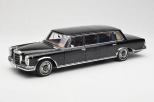Mercedes 600 Pullman W100 Черен AUTOart 1:18 76197 Метал