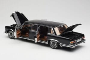 Mercedes 600 Pullman W100 Черен AUTOart 1:18 76197 Метал — снимка 5 от 8