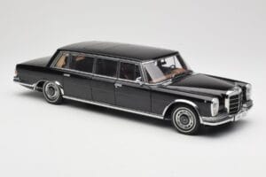 Mercedes 600 Pullman W100 Черен AUTOart 1:18 76197 Метал — снимка 6 от 8