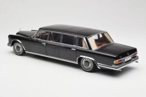 Mercedes 600 Pullman W100 Черен AUTOart 1:18 76197 Метал — снимка 7 от 8