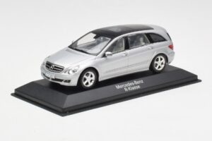 Mercedes R-Class W251 Iridium Silver Minichamps 1:43 B66962214 Метал — снимка 2 от 4