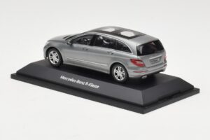 Mercedes R-Class W251 Palladium Silver Metallic Minichamps 1:43 B66960055 Метал — снимка 3 от 4