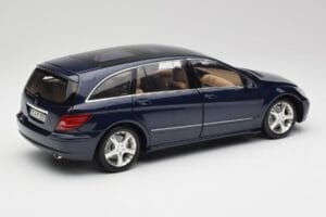 Mercedes R-Class W251 Танзанит Синьо Minichamps 1:18 150034600 Метал — снимка 3 от 8