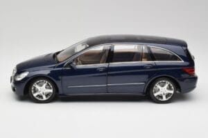 Mercedes R-Class W251 Танзанит Синьо Minichamps 1:18 150034600 Метал — снимка 4 от 8