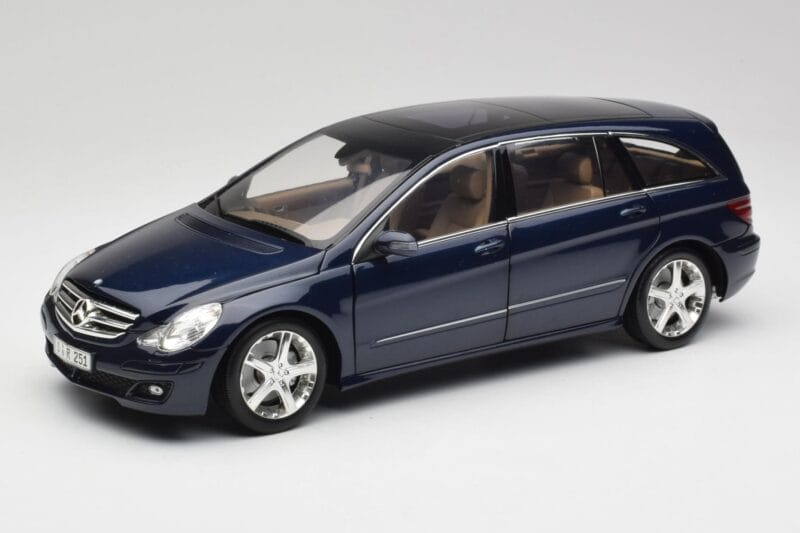 Mercedes R-Class W251 Танзанит Синьо Minichamps 1:18 150034600 Метал